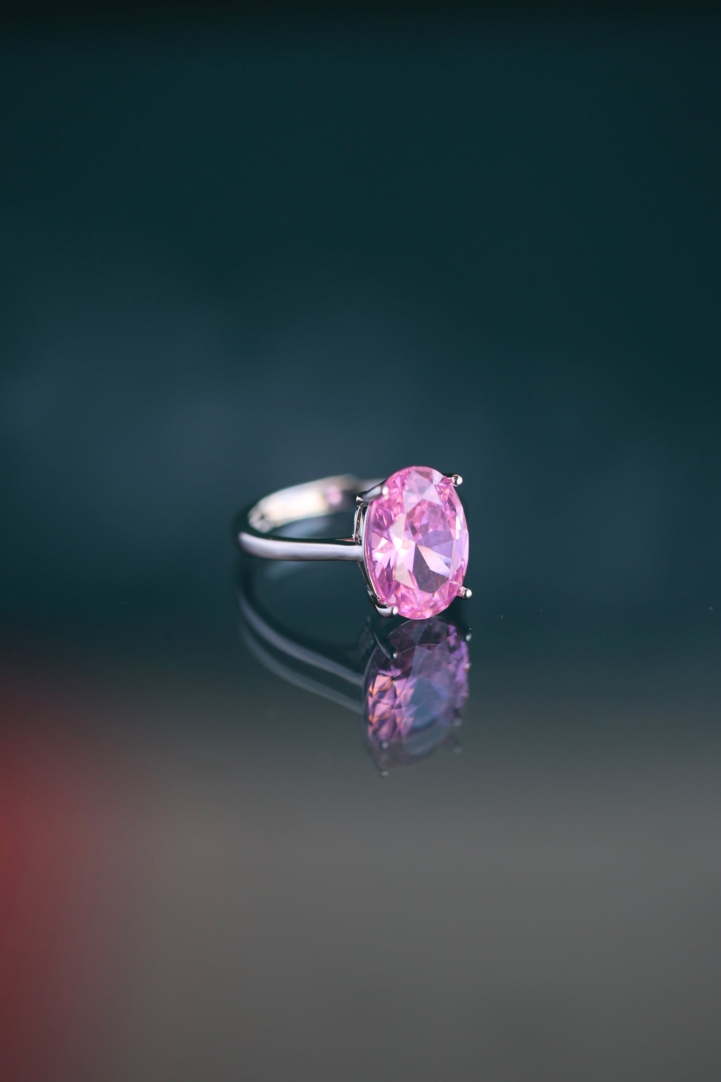 Anillo de circón ovalado rosa