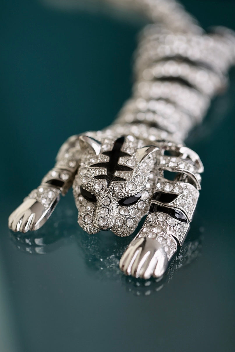 Broche de tigre de plata