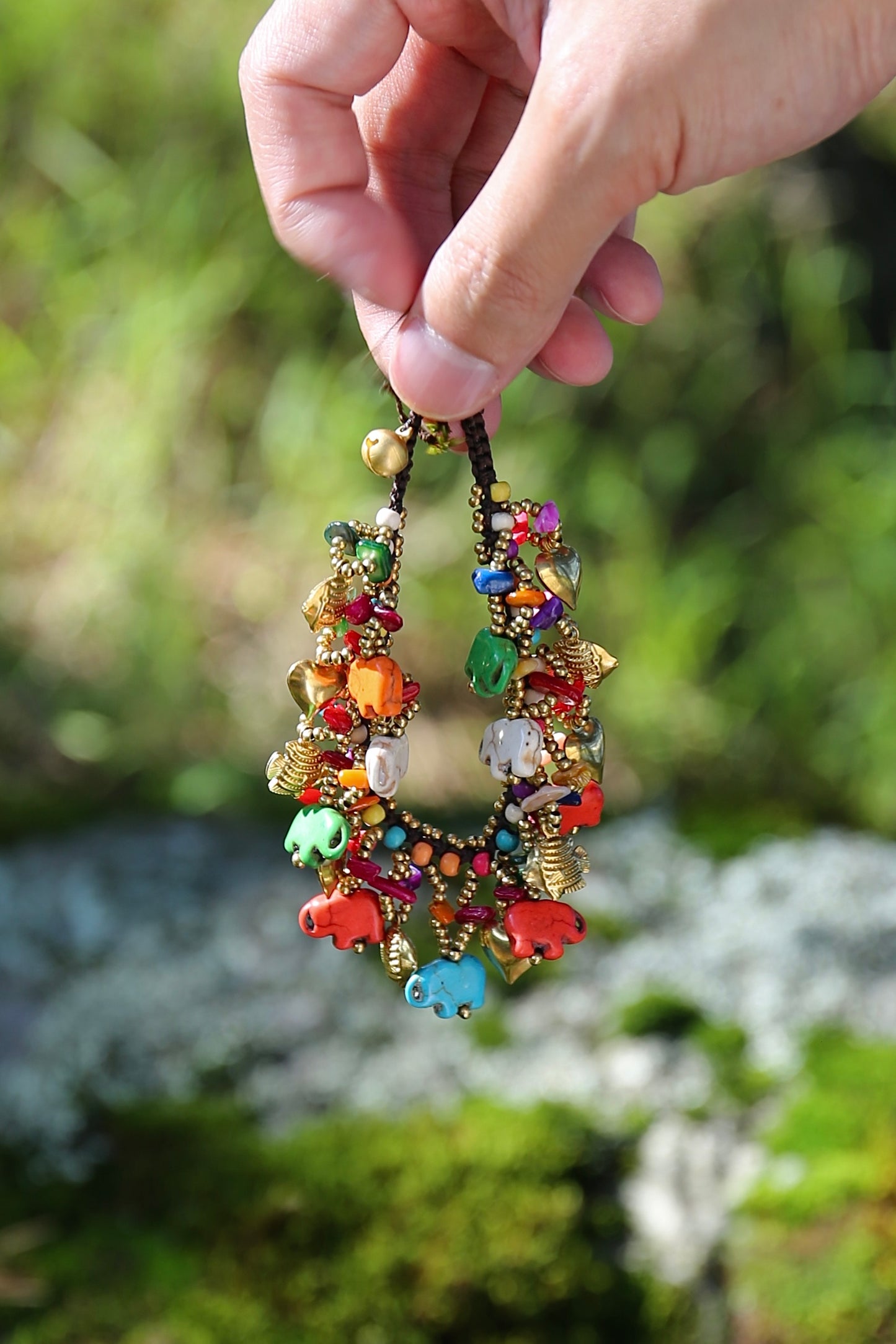 Pulsera de campana y elefantes de colores tejida a mano