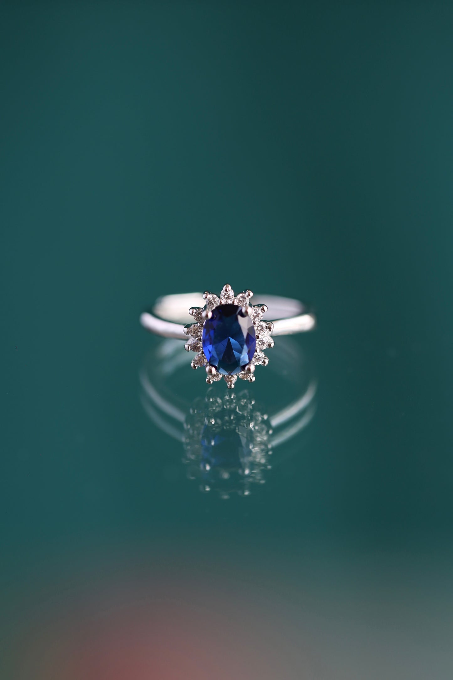 Anillo princesa Diana azul zafiro