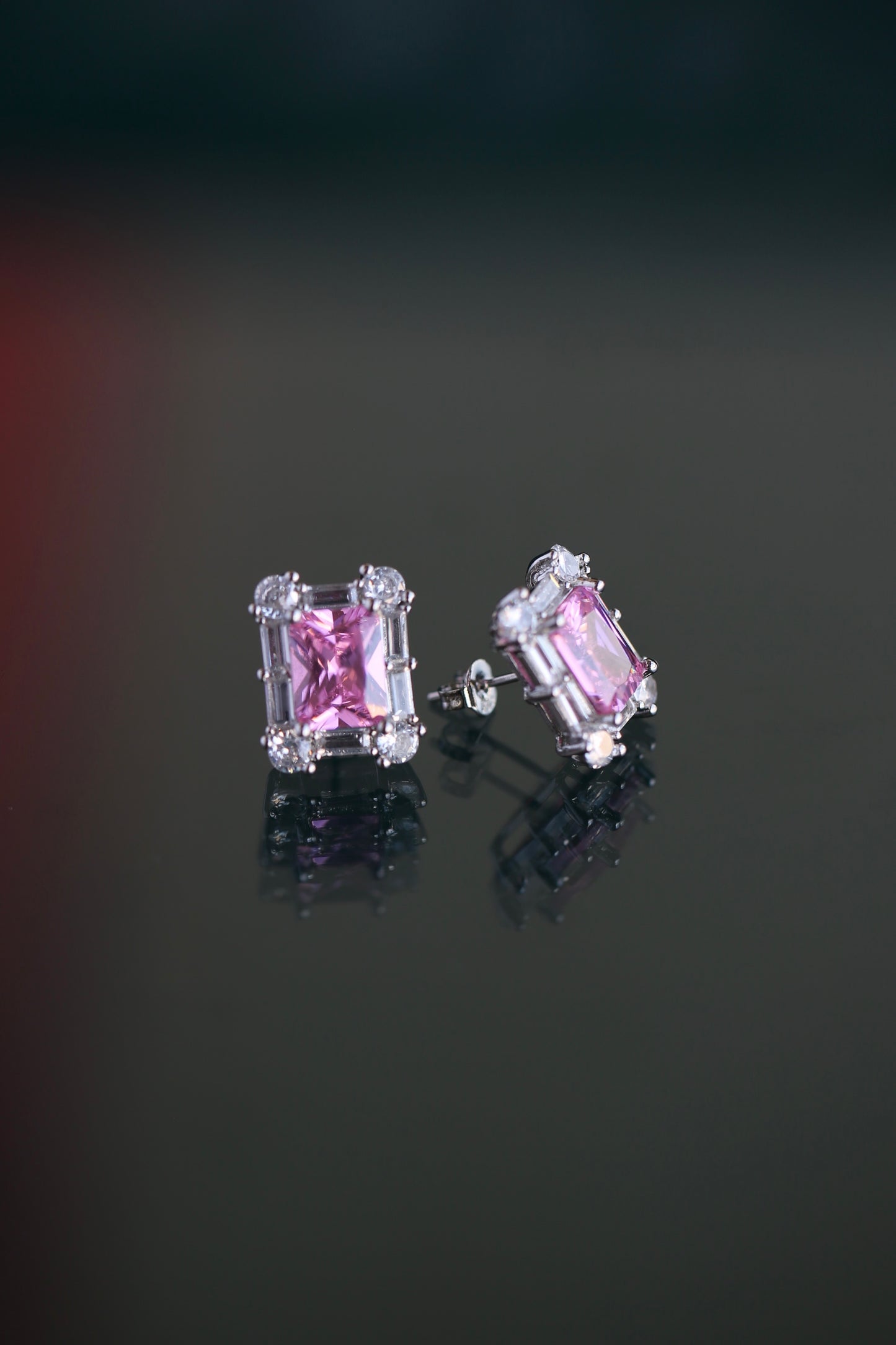 Aretes de zirconios cuadrados rosa