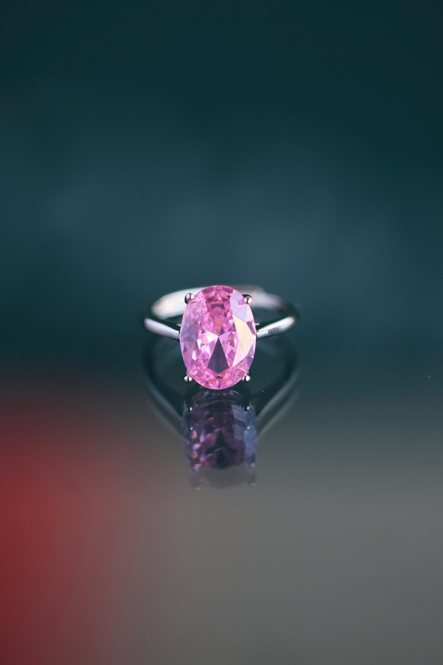 Anillo de circón ovalado rosa