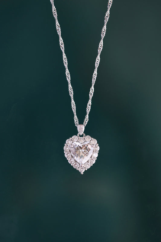 Collar de corazón de océano (blanco)