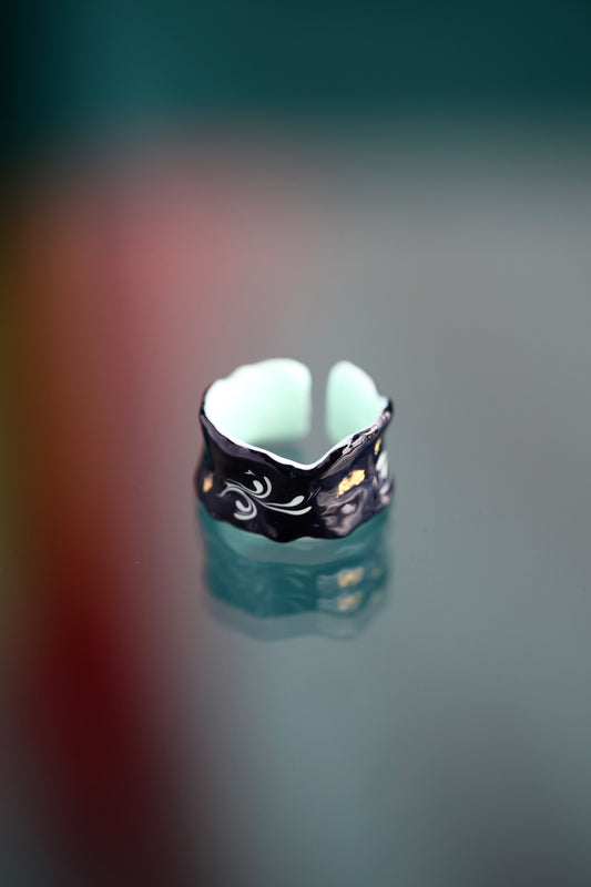 Anillo de esmalte negro pintado a mano