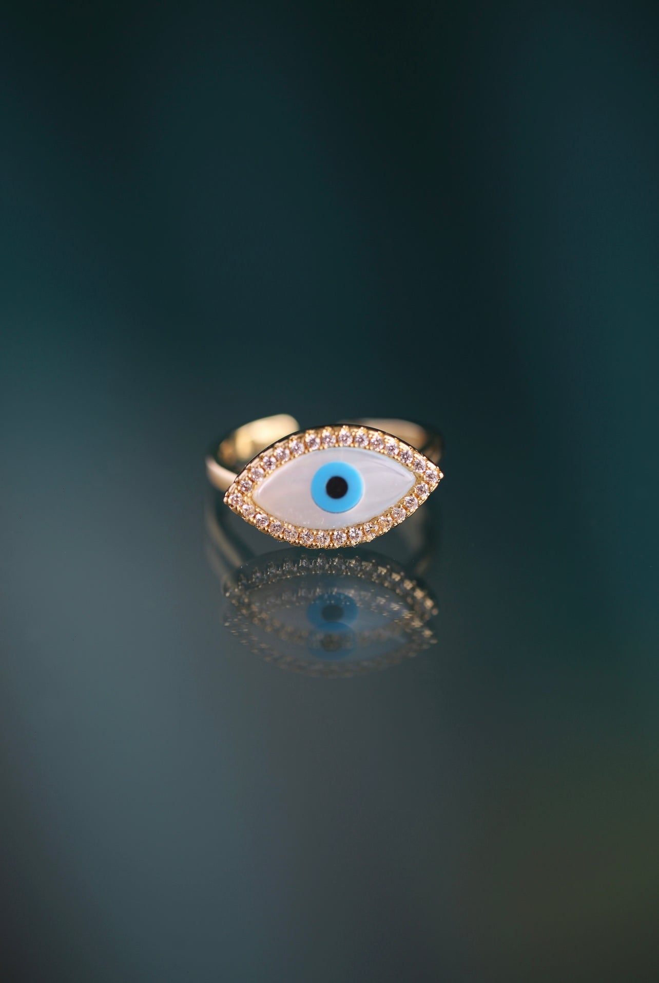 Anillo de ojo turco con zirconios