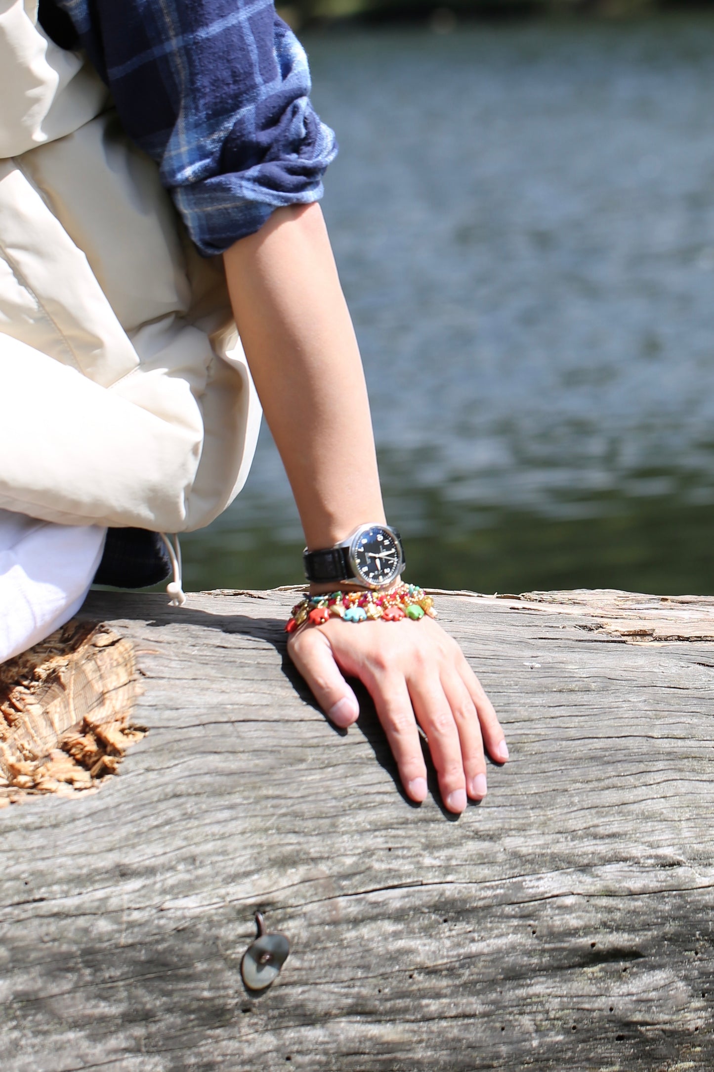 Pulsera de campana y elefantes de colores tejida a mano