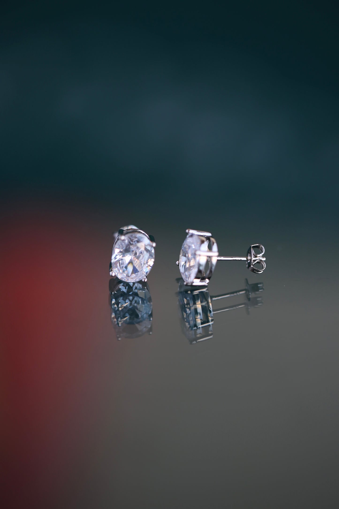 Aretes ovalados de zirconio