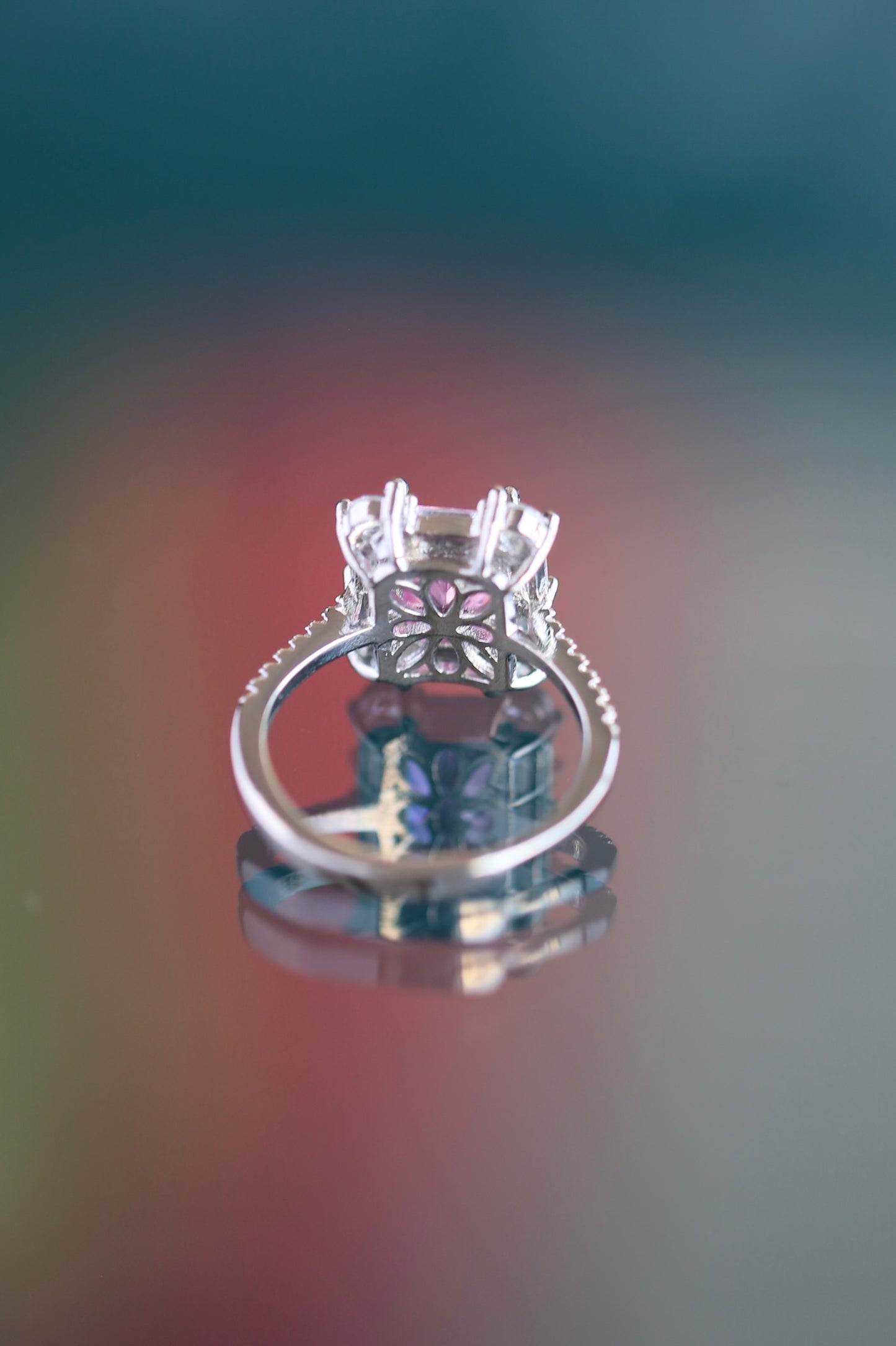 Anillo de zirconio cuadrado rosa