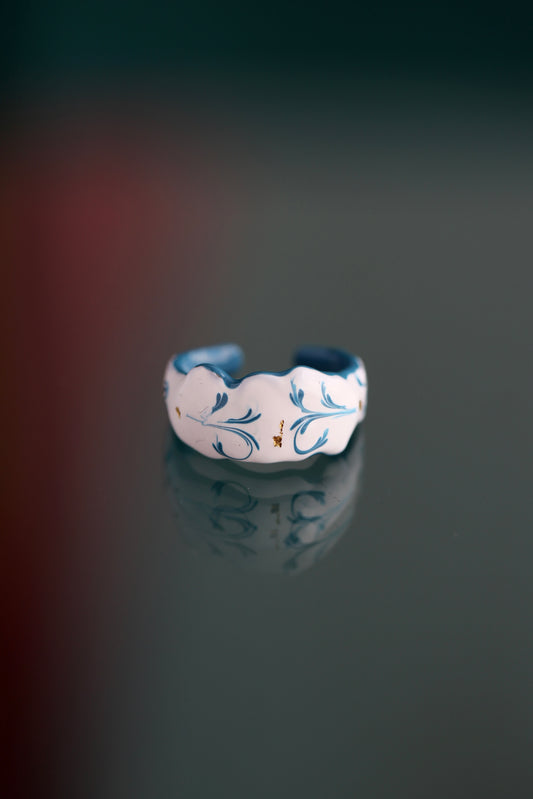 Anillo de esmalte blanco pintado a mano