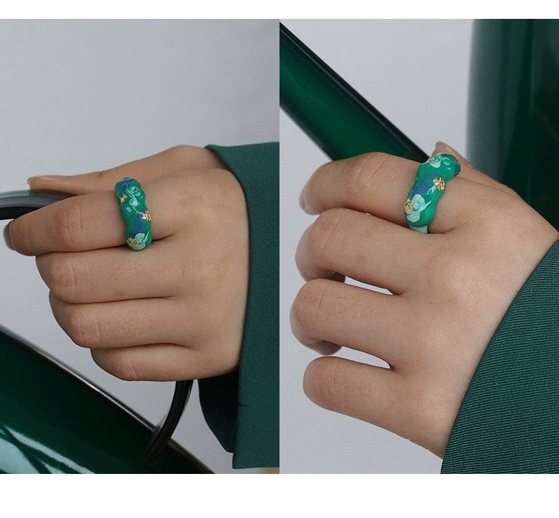 Anillo de esmalte verde pintado a mano